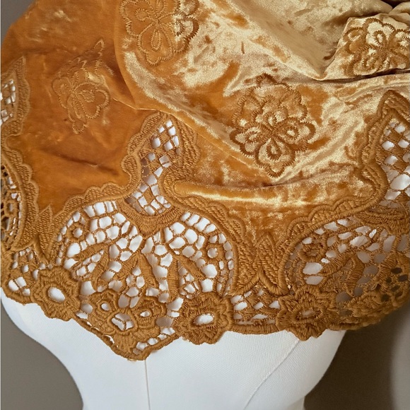 Altar’d State Velvet Goldenrod Halter Top Size Medium NWT - Picture 15 of 15